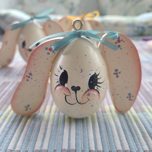 Vintage Hand-Painted Wooden Easter Egg Bunny Ornaments "Some Bunny Loves You" - Picture 6 of 10
